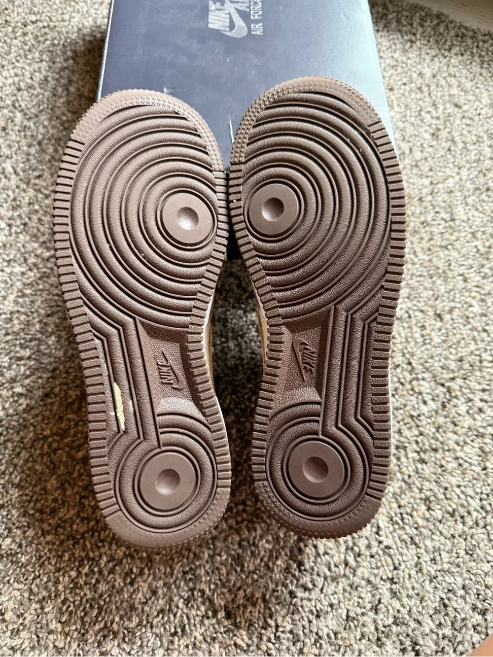 Nike Men’s Low-Top Sneakers in Brown and Beige